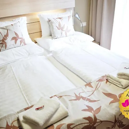 Hotell Horsky Celadenka / Mountain